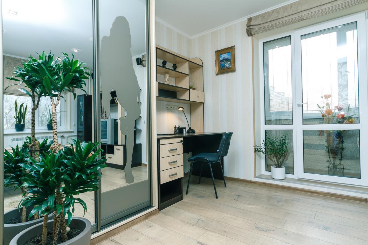 Apartment On Sevastopolska Square Kiev Luaran gambar